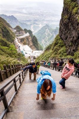 Das Tianmenshan Seilbahnsystem - Eine atemberaubende Reise zum Gipfel der Götter!