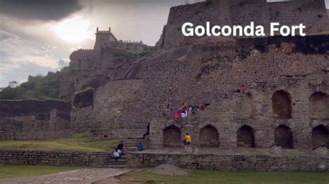  Golconda Fort: Eine majestätische Festung mit einem Echo, das Jahrhunderte überdauert!